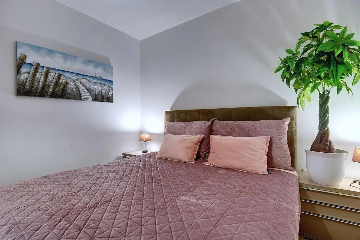 Apartment Beach Medulin